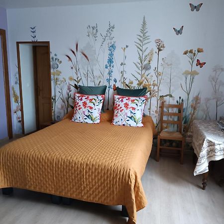 Au Coeur De L'Enclave Bed and Breakfast Moeuvres Buitenkant foto